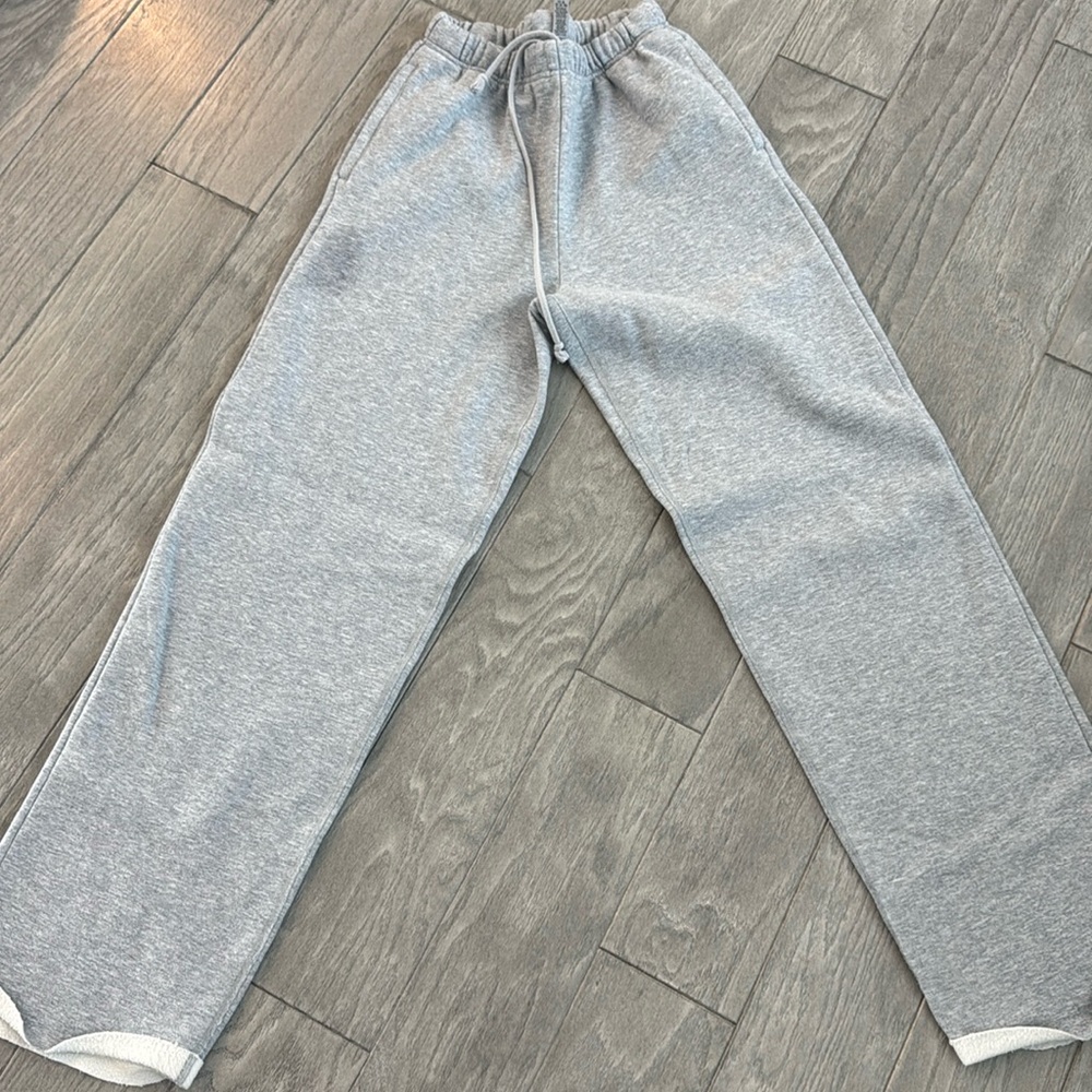 Skims classic straight leg pant gently worn